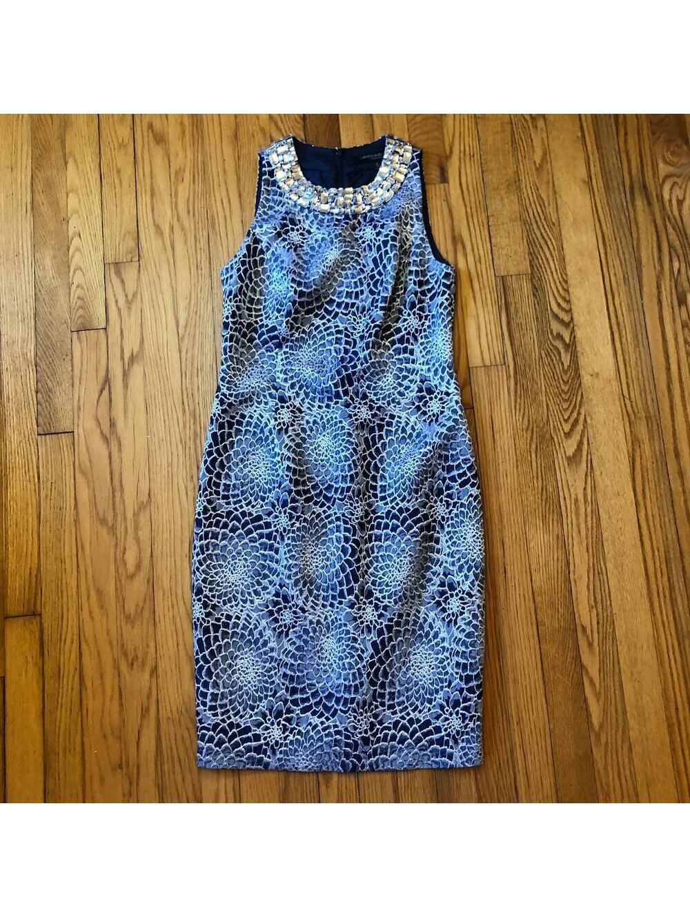 Carmen Marc Valvo Women's EUC Blue Silver Cocktail Dress Embellished Neckline 6